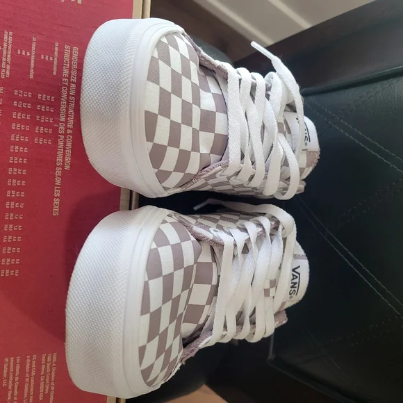 Vans Seldan White and Lavender Checkered Sneakers - Picture 5 of 7